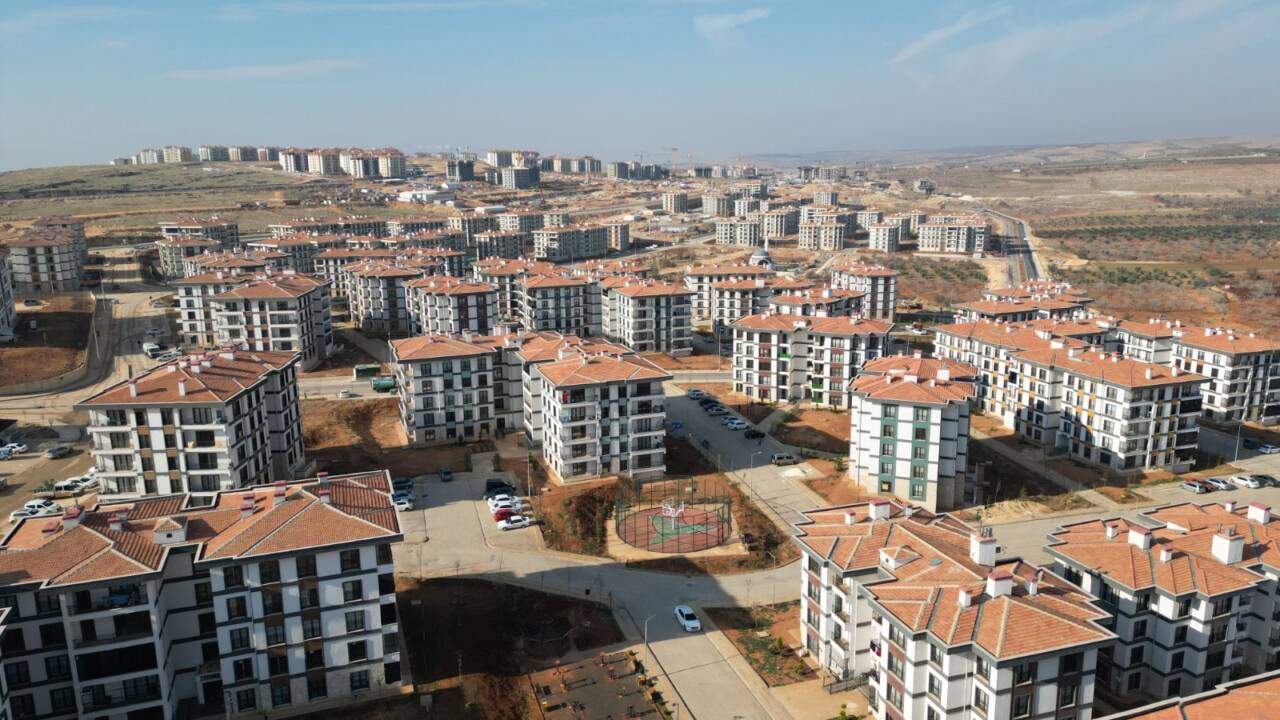 Gaziantep Büyükşehir Belediyesi’nin iştiraki olan GBB Konut tarafından yürütülen 10