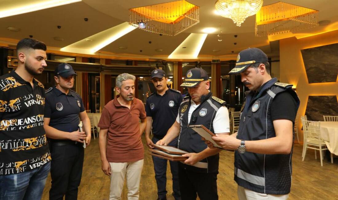 Gaziantep Büyükşehir Belediyesi Zabıta ekipleri, yaz aylarında artan açık hava