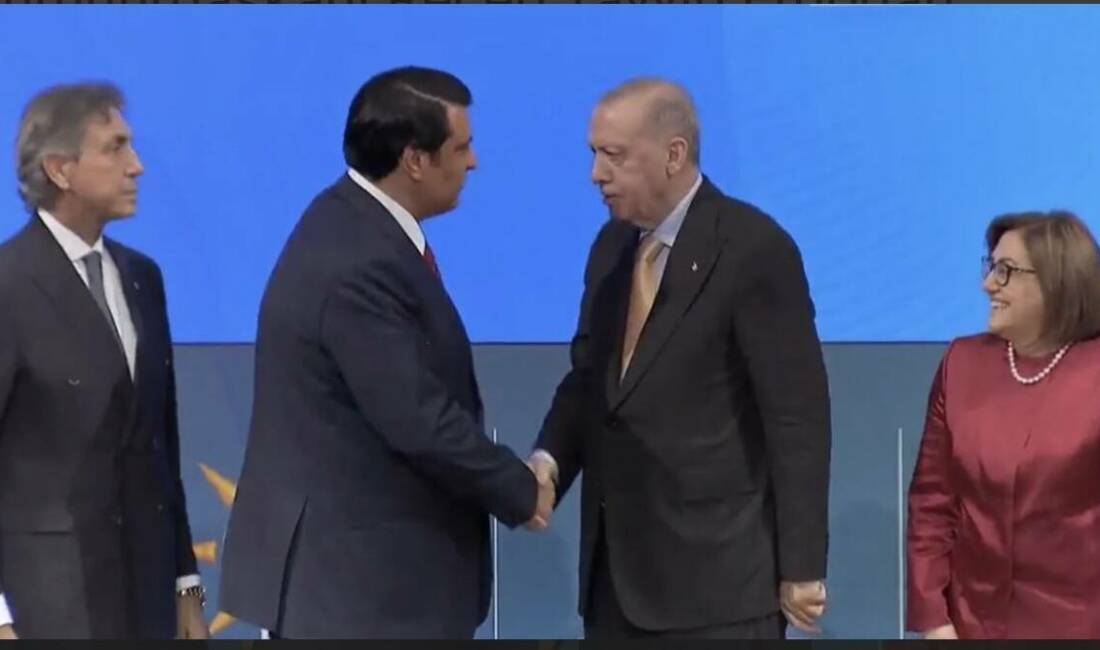 Şehitkamil Belediye Başkanı Umut Yılmaz, AK Parti’ye katılarak rozetini AK