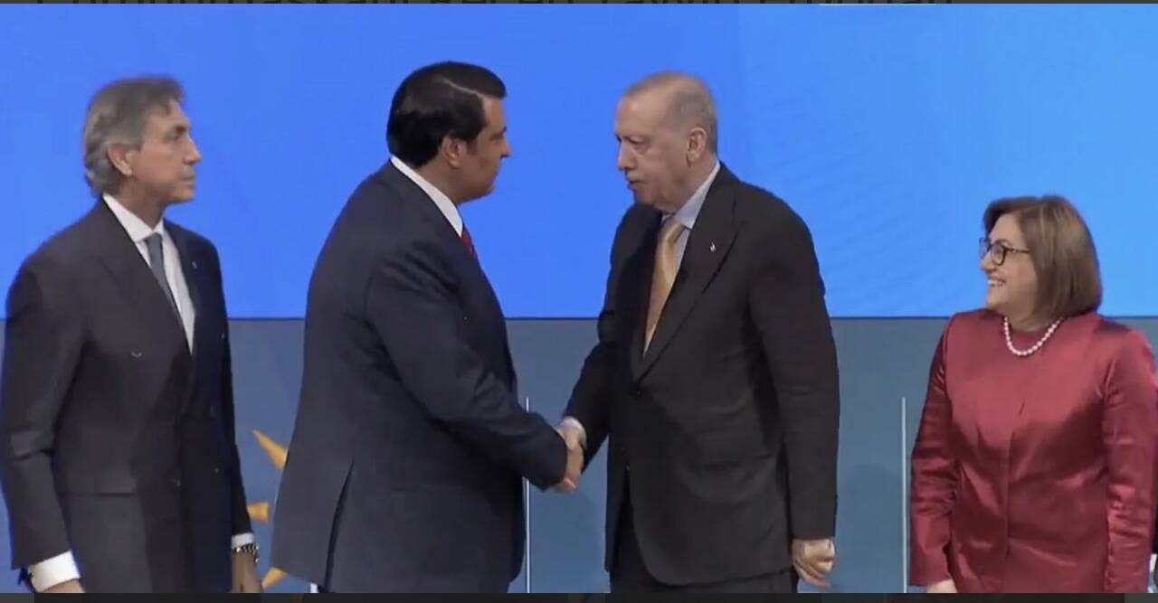 Şehitkamil Belediye Başkanı Umut Yılmaz, AK Parti’ye katılarak rozetini AK