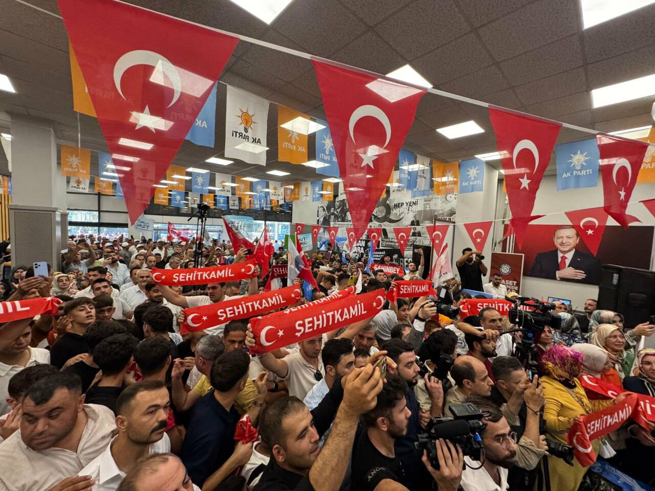 Cumhuriyet Halk Partisi’nden (CHP) istifa ederek AK Parti’ye geçen ve