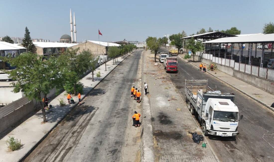 Şehitkamil Belediyesi, kırsal mahallelerden kent merkezine kadar yürüttüğü kapsamlı temizlik
