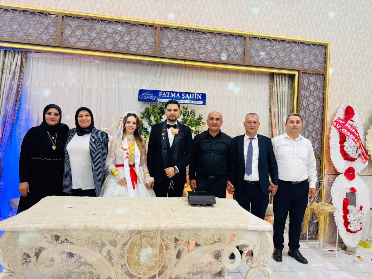 Araban Belediye Başkanı Mehmet Özdemir ve eşi Aynur Özdemir, Araban