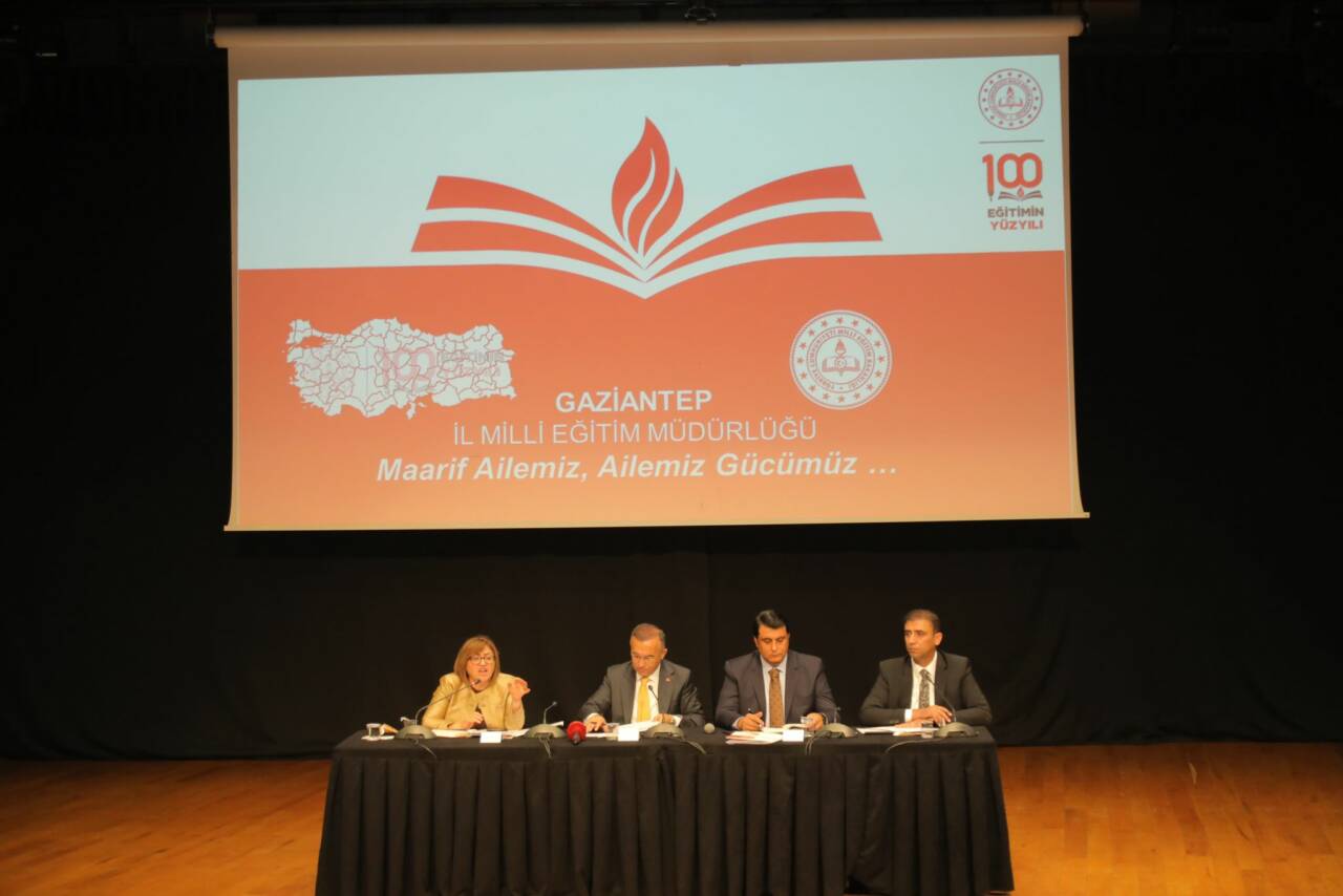 Gaziantep’te 2025-2026 eğitim öğretim yılı öncesi hazırlıkların ele alındığı Senebaşı