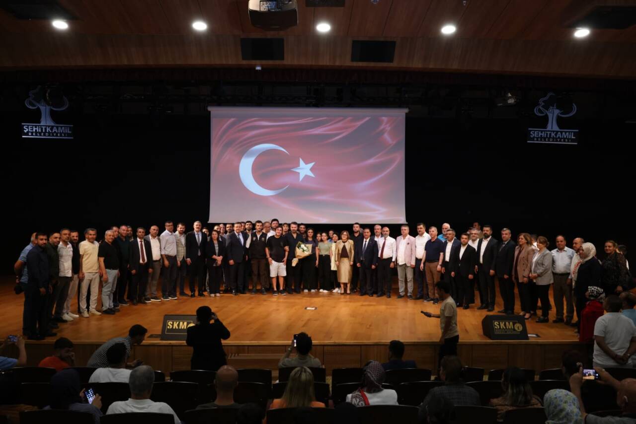 AK Parti Gaziantep İl Başkanlığı tarafından düzenlenen “Bir Adım Öne
