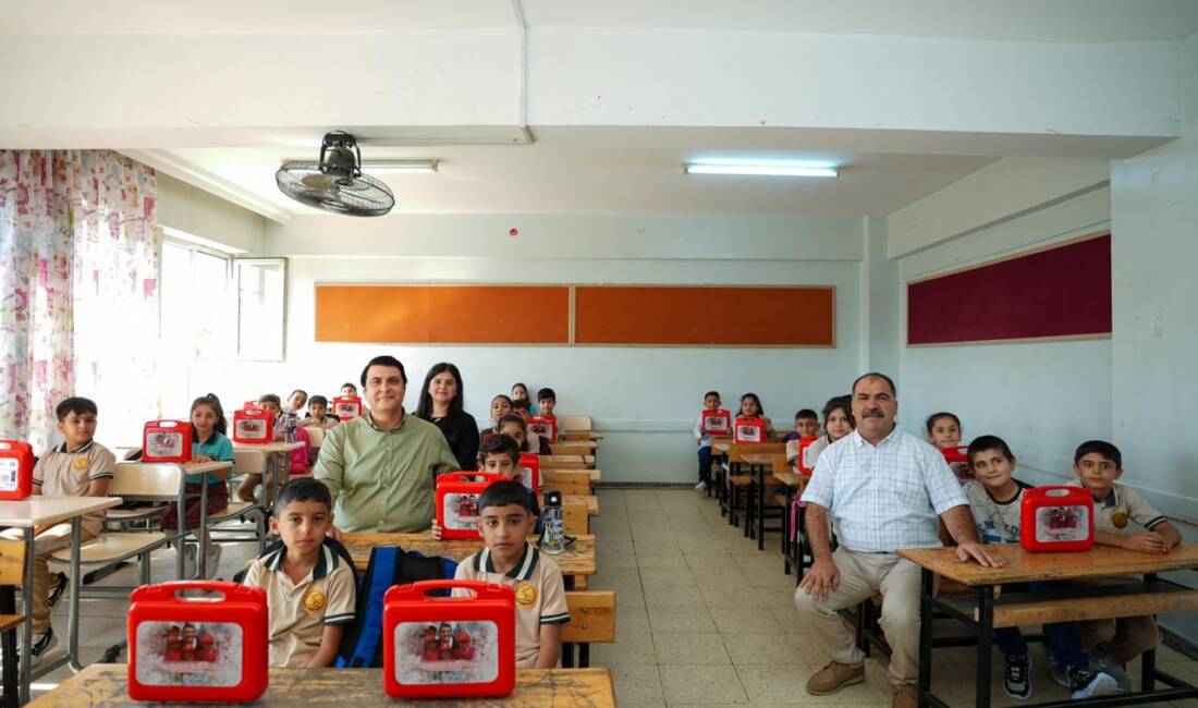 Şehitkamil Belediye Başkanı Umut Yılmaz, 2025-2026 Eğitim-Öğretim yılının ilk gününde