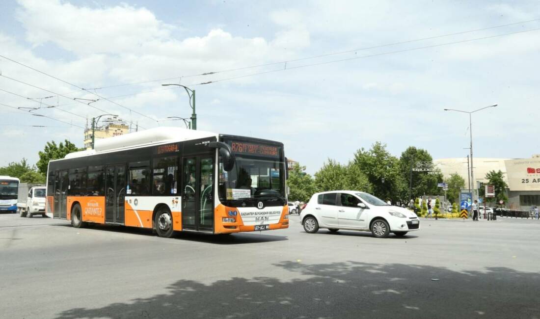Gaziantep Büyükşehir Belediyesi, öğrencilerin toplu taşımadan daha uygun koşullarda yararlanabilmesi