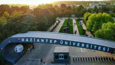 Gaziantep Üniversitesi (GAÜN) öğretim üyeleri Prof. Dr. Fahrettin Göğüş ve